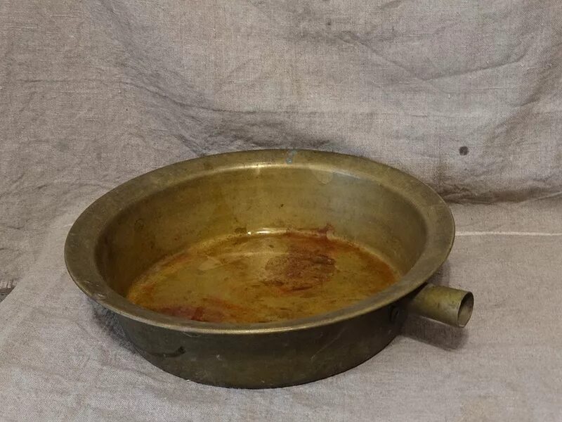 Таз для варенья какой лучше. Латунный тазик. таз для бани. тазик старый. латунный таз для бани.