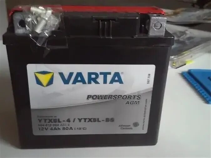 Как заряжать аккумулятор квадроцикла. Varta ytx5l-BS. Габариты аккумулятора для снегохода Тайга 550. Аккумулятор для снегохода Тайга 500 Размеры. Аккумулятор на снегоход Тайга 500.