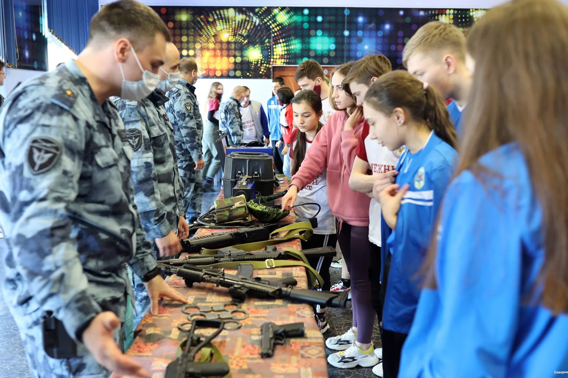 Гвардейский класс. Школа 14 мероприятия. Десант в Магадане. Картинки Магаданского десанта мальчика. Мероприятие 14 апреля