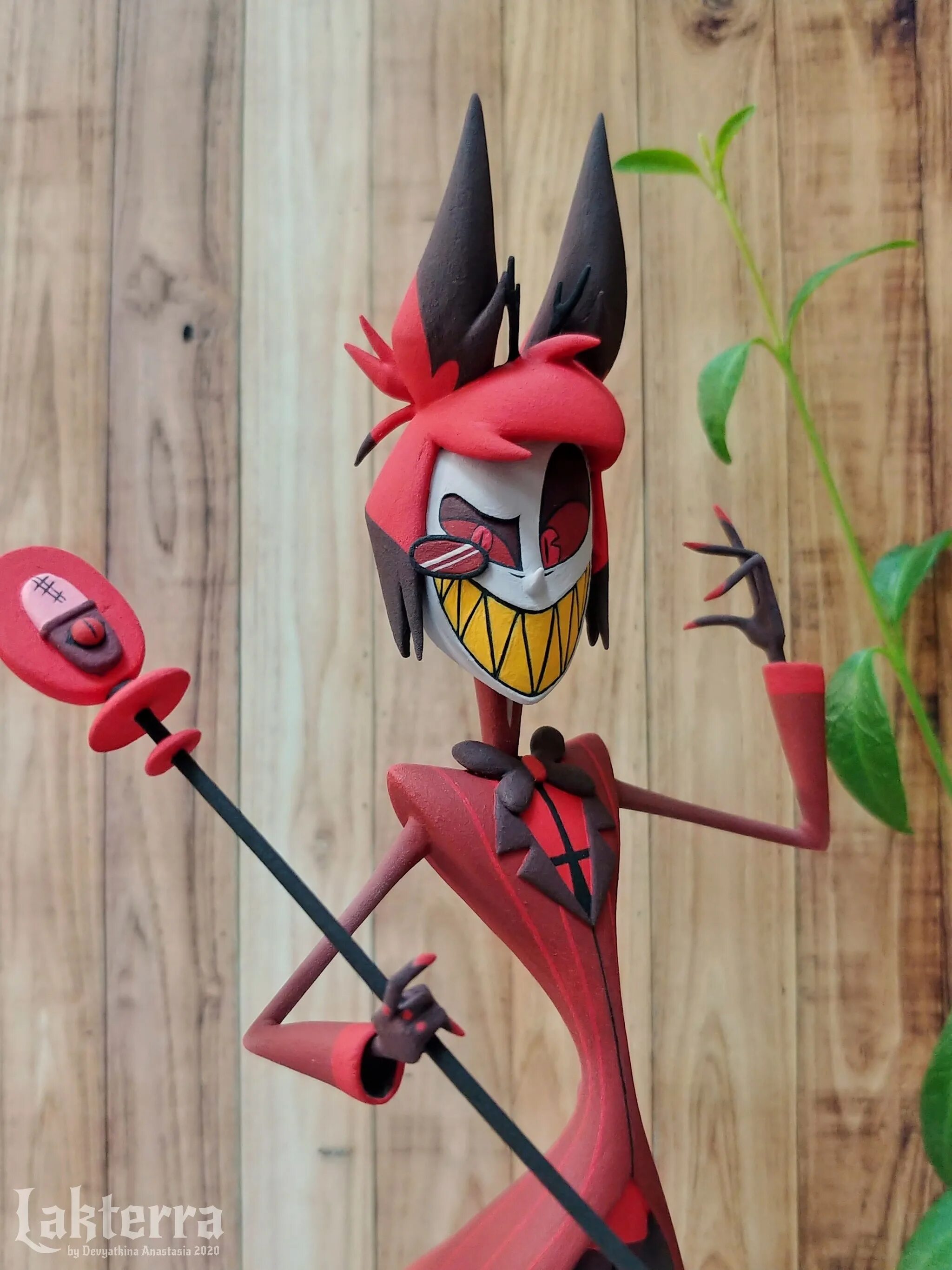 Аластор фигурка. Аластор игрушка. Фигурка валентино отель хазбин. Фигурка аластора из пластика. Аластор игрушка.