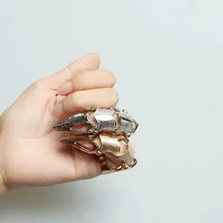 Металлический палец