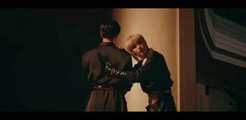 Stray kids back door