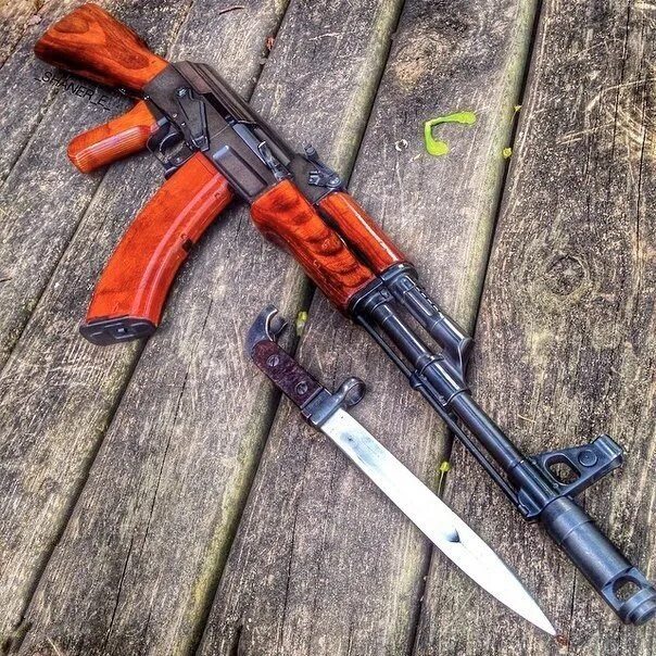 Ak-74 со штык ножом. Vz 58 штык нож. Штык нож с акм на ак-74. Акм штык ножом ак47. Ак47 автомат со штыком.