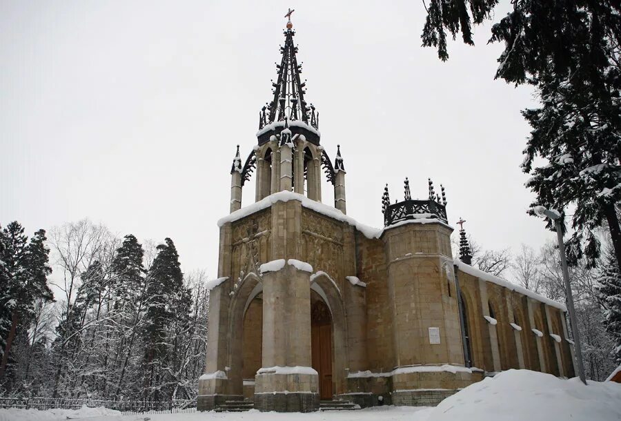 Г парголово. Парголово шуваловский парк. Церковь петра и павла спб шуваловский парк. Шуваловский парк выборгского района. Дача георга месмахера, «желтая дача».