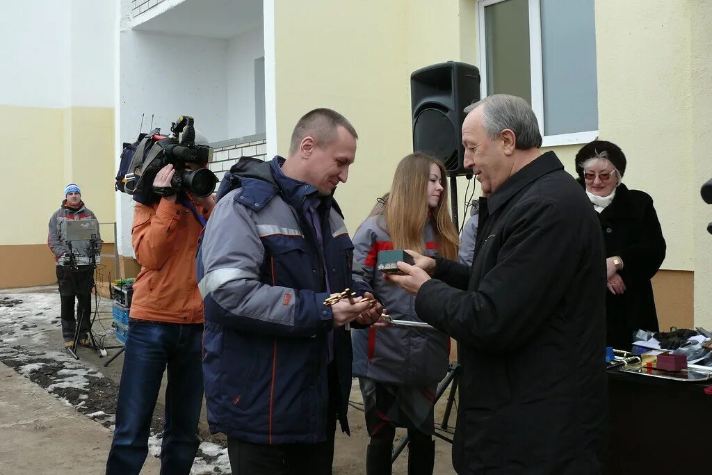 Врачи отзывы энгельс. ПЛК завод Локомотивный Энгельс. Первая Локомотивная компания Энгельс. ПЛК Энгельс сотрудники.