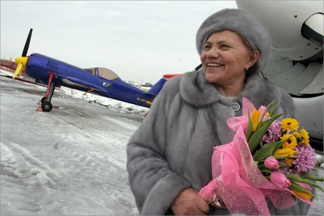 Марина Попович - летчик-испытатель. Биография