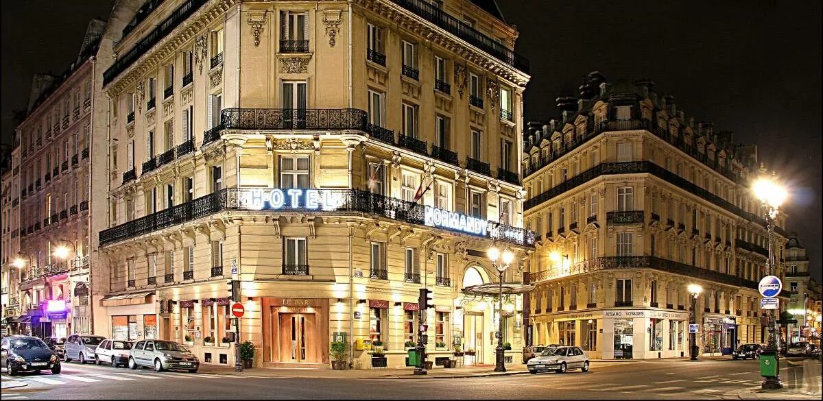 Нормандия париж. Париж Нормандия. Normandy Hotel Paris. Отель Лувр в Париже фото. Отели Франции фасады.