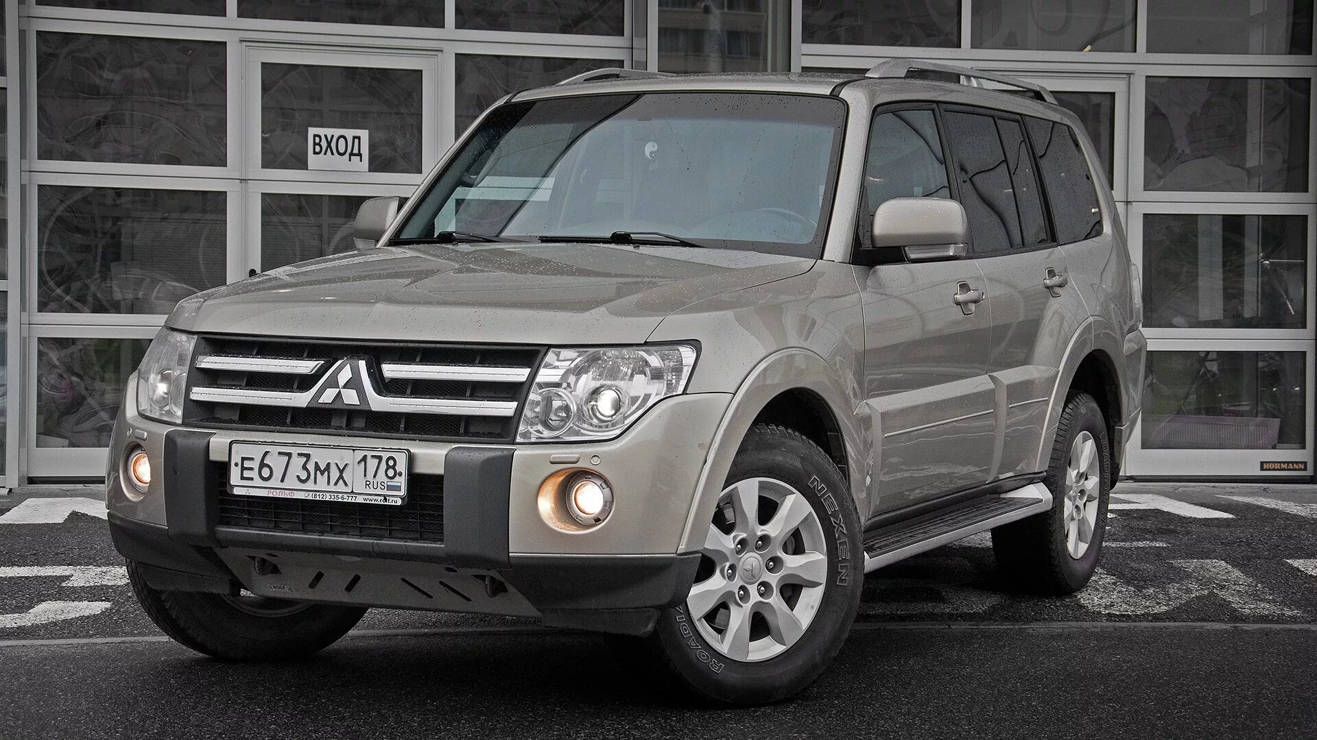 Митсубиси Паджеро 4 поколения. Паджеро 11 года. Mitsubishi Pajero Black. Митсубиси Паджеро РОЛЬФ. Купить митсубиси паджеро в красноярске