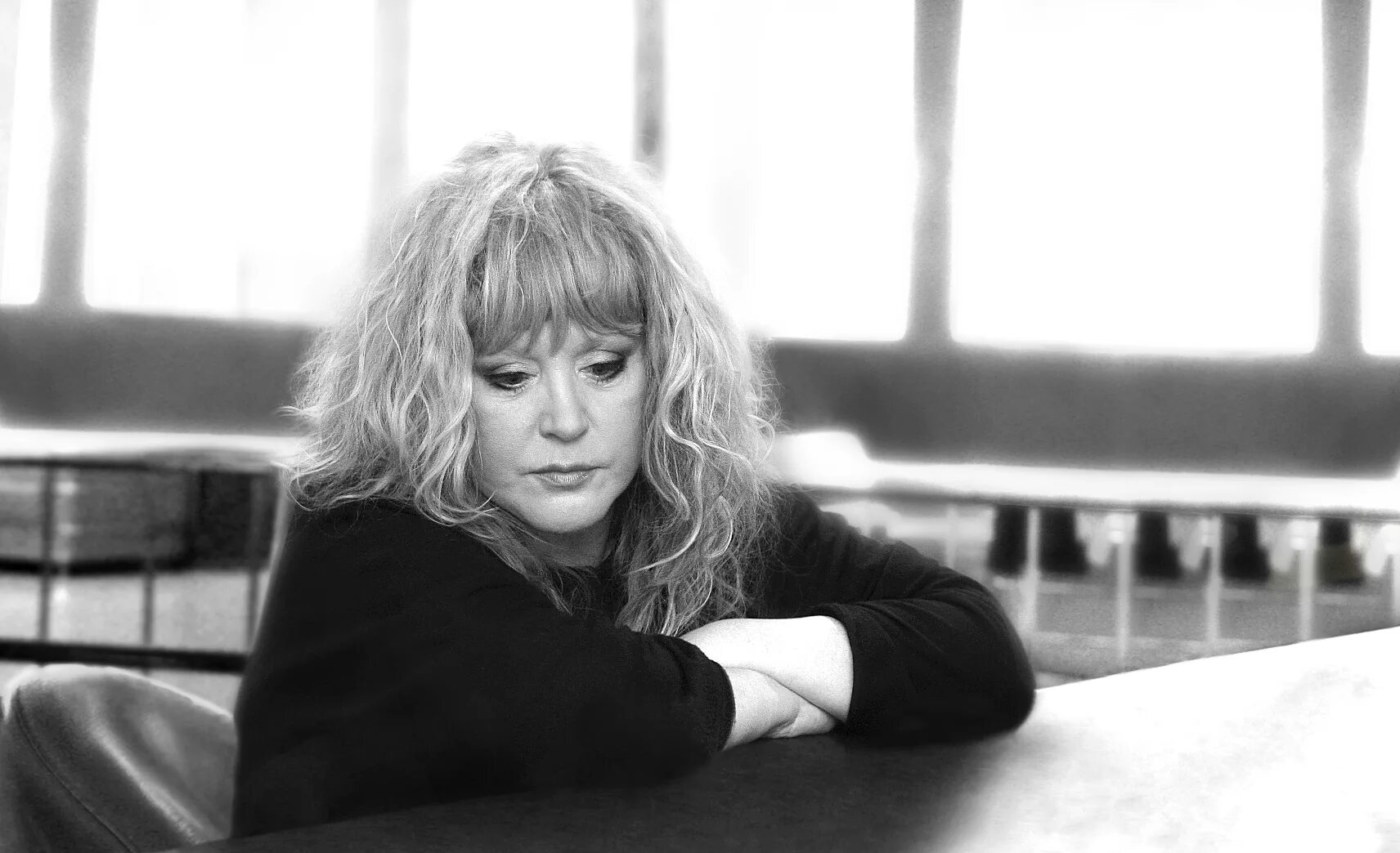 Пугачева белые. Пугачева обложка. Пугачева снегурочка. Пугачева сопот 1975. Пугачева в белом.