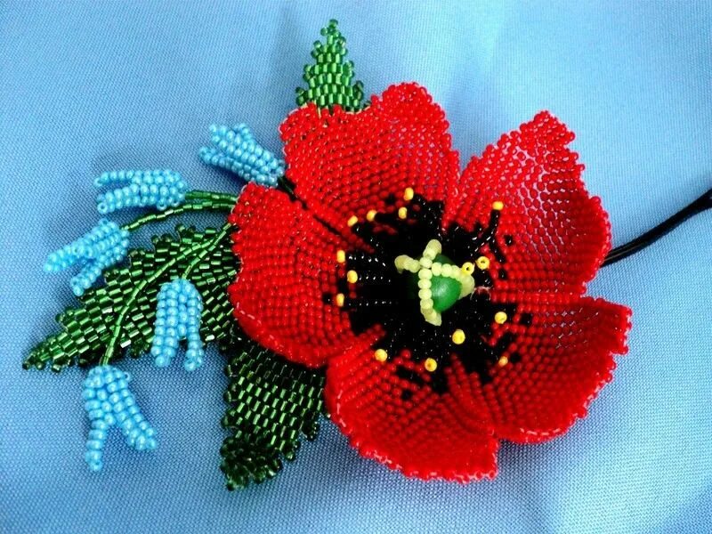 Цветы из бисера техника. Бисер Мак ндебеле. Бисер цветы. Маки из бисера. Бисероплетение Мозаичное цветы.
