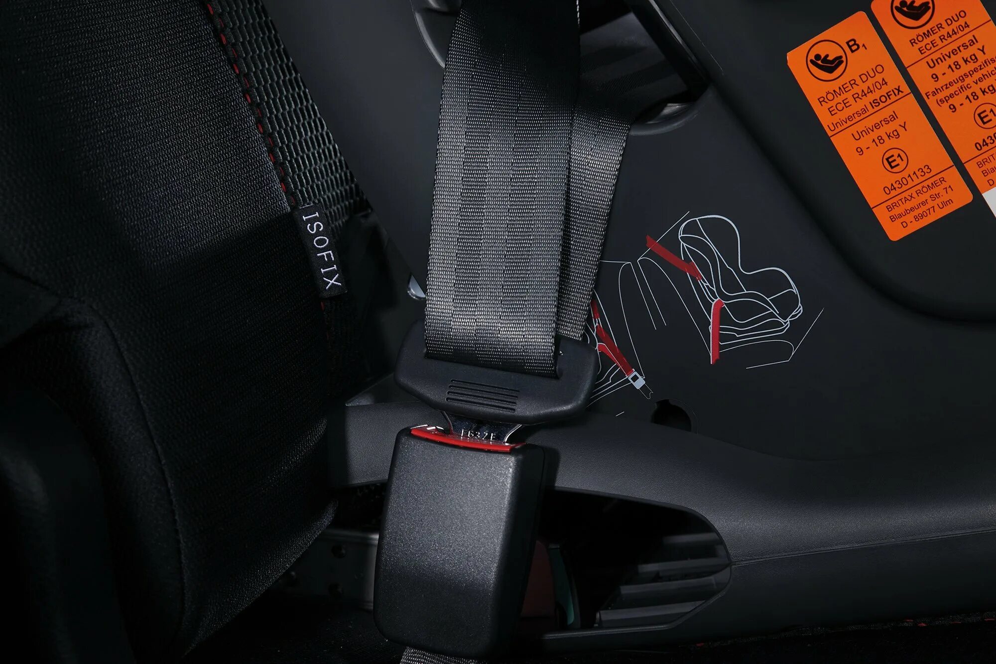 Как установить изофикс в машину. Kia ceed изофикс. isofix солярис 2016. изофикс киа сид 2013. шкода фабия 2 изофикс.