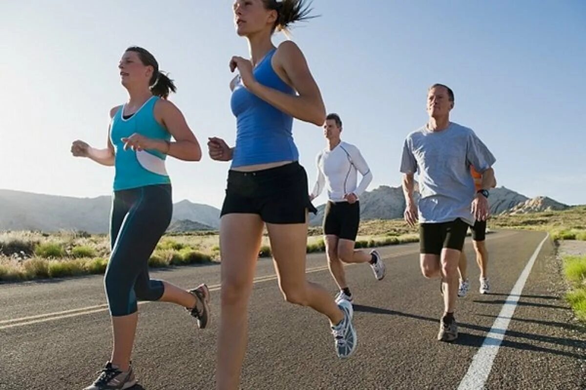 Физически активный образ жизни. Оздоровительный бег. Здоровый спортивный человек. Здоровый образ жизни бег.