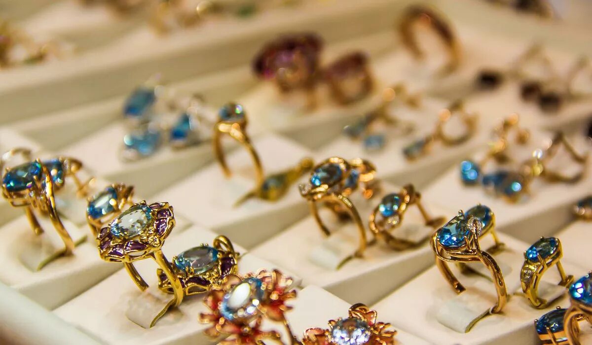 Московский ювелирный завод лого. Бронницкий ювелир интернет-магазин. Ювелирные украшения из драгоценных металлов. Мюз даймонд. Ювелирный завод.