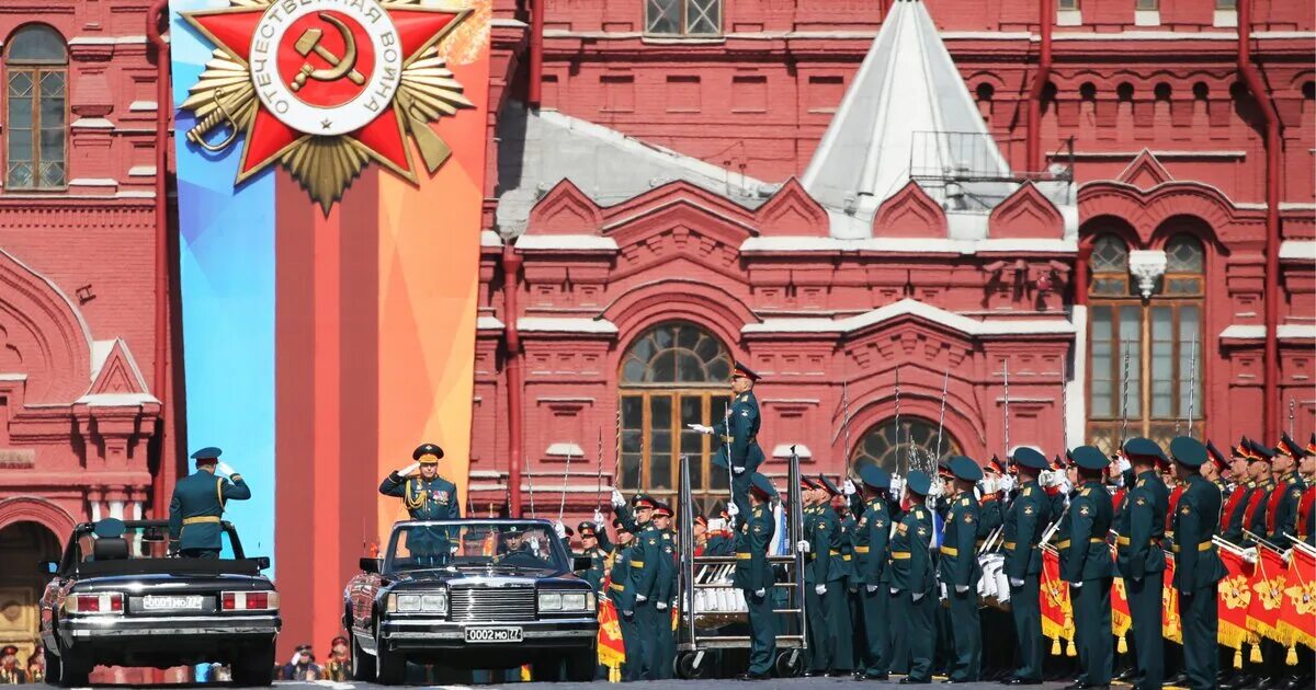 1945 год парад победы на красной. Командовал парадом Победы на красной площади в Москве Маршал. Парад Победы на красной площади в Москве состоялся. Парад Победы 1945 года на красной площади в Москве. Командовать парадом Победы в Москве.