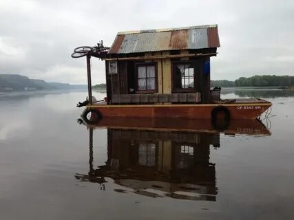 Дом в старые дома в воде