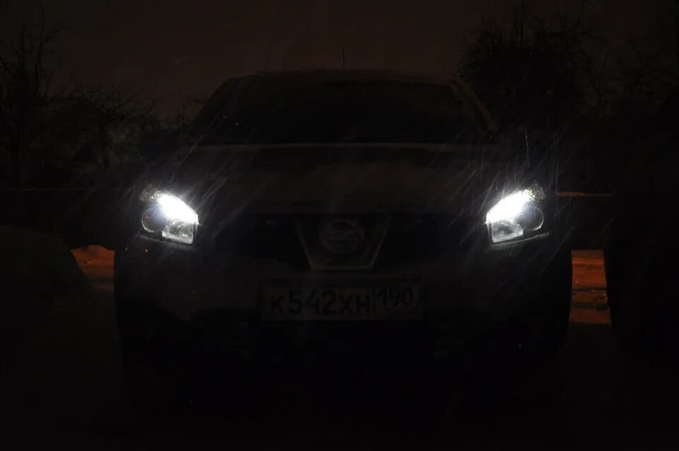 Ниссан кашкай габаритные огни. Nissan qashqai ближний свет. Лампочка ближнего света ниссан кашкай j10. Фара ниссан кашкай j10. Кашкай 2011 ближний свет.