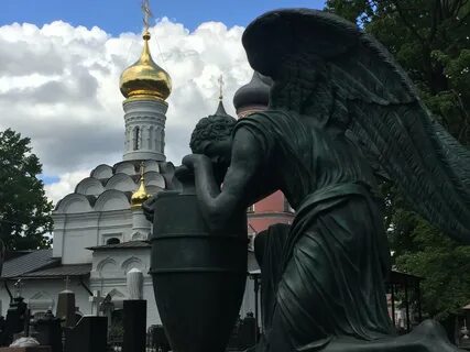 Памятник монастырь