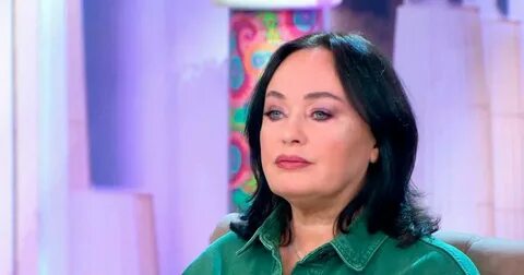 Жартылай шешілген трусики бар порно