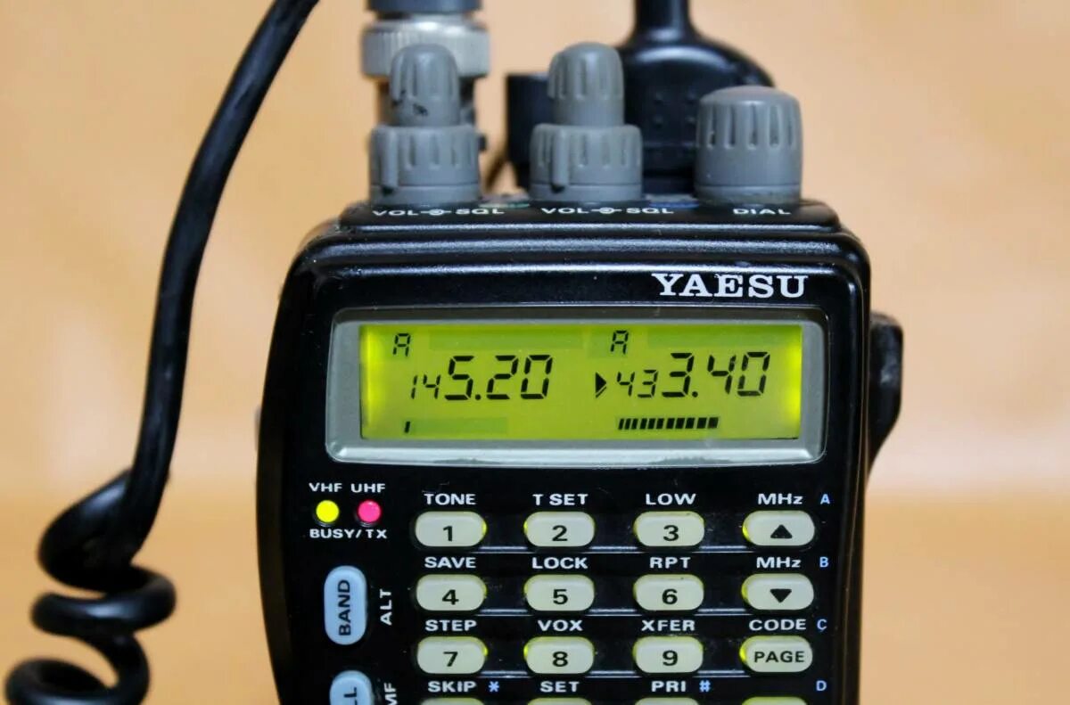 Рация Yaesu ft-411. Yaesu FTH-2010. Yaesu ft-729 Mod. Трехдиапазонный портативный fm-трансивер VHF UHF.