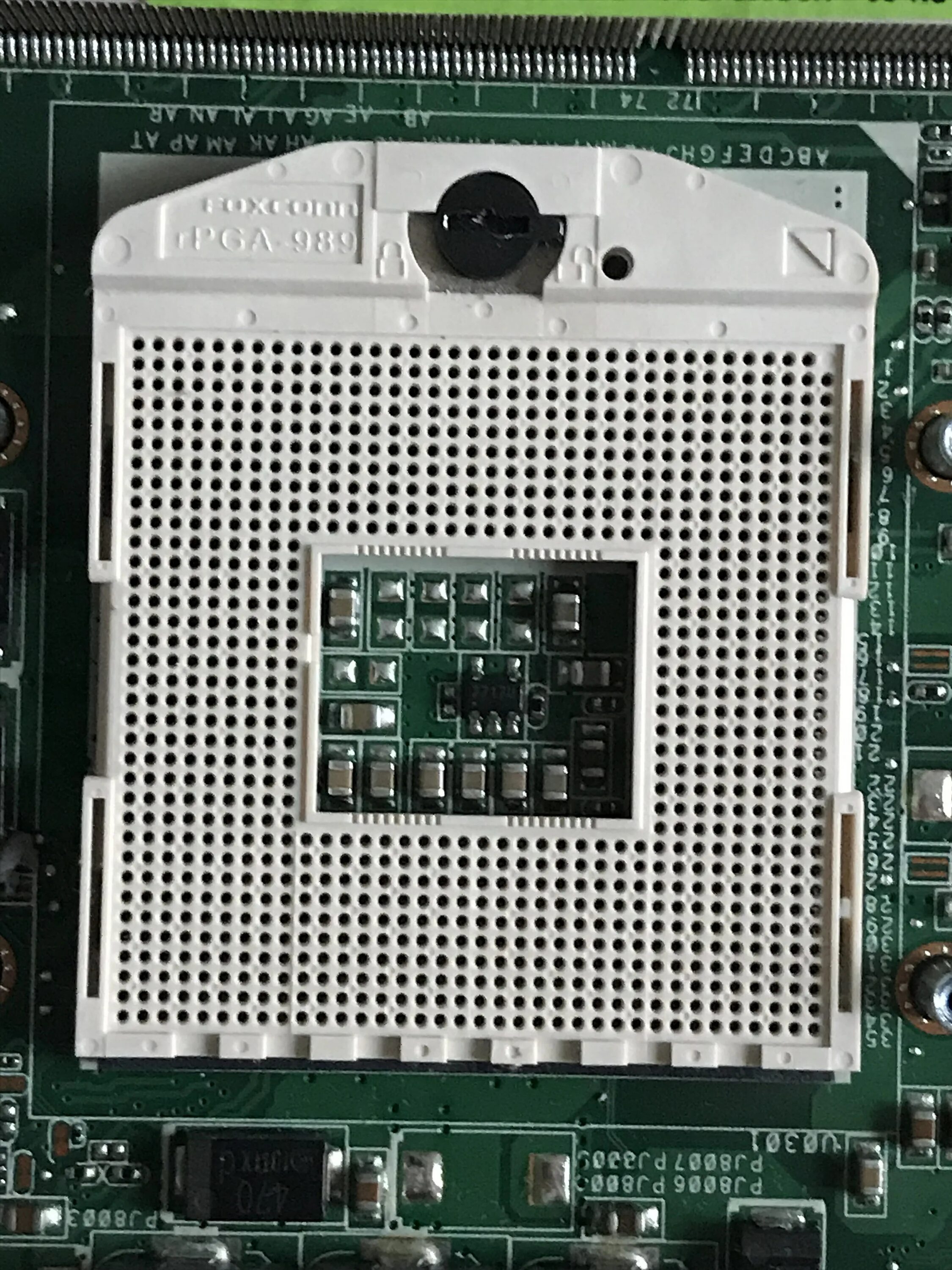 Socket 988b процессоры. Socket 989 rpga. pga 989 сокет. socket 989 g1 (intel). socket g2 / socket rpga988b.