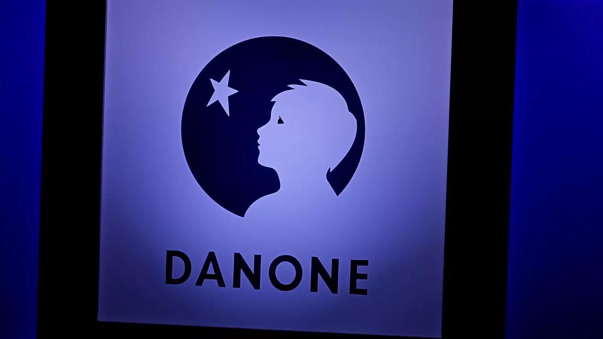 Сколько лет данону стример. Данон логотип. Заставка Danone. Danone лого 2022. Логотип Данон вектор.