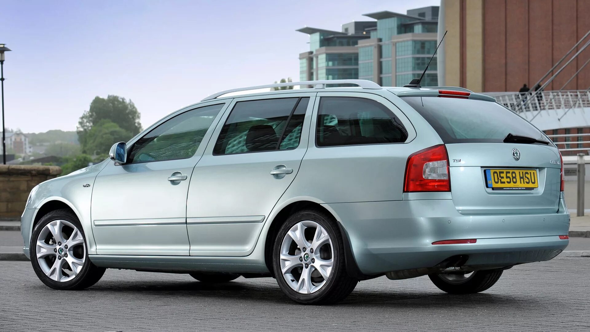 Д13 2008. Skoda Octavia Combi 2008. Skoda Octavia Estate. Шкода Octavia 2008.
