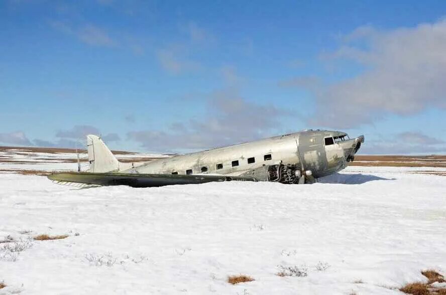 Самолет тундра. Дуглас с-47 в Красноярске. Дуглас на Таймыре. Самолёт Дуглас с-47. Самолет Дуглас с-47 «Дуглас».