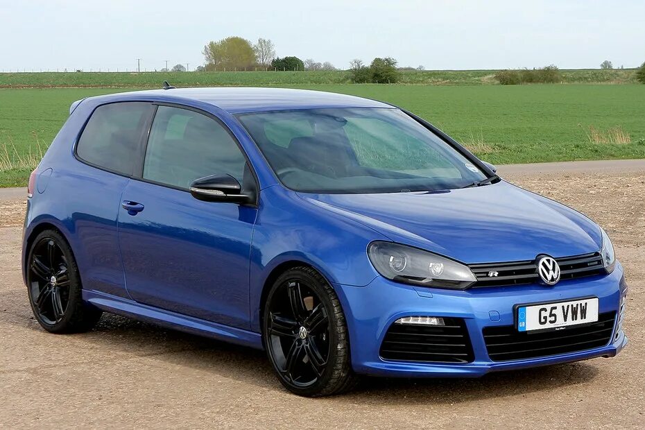 Какой гольф купить. Golf r mk6. Golf r 2010. Golf r32 mk6. Golf 6 r.