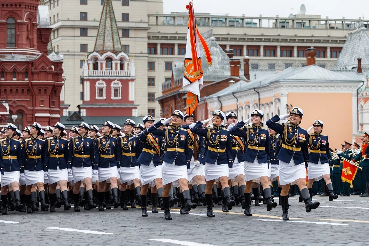 Парадом рф. Военный парад. Парад Победы. Войска на параде Победы. Российские военные на параде.