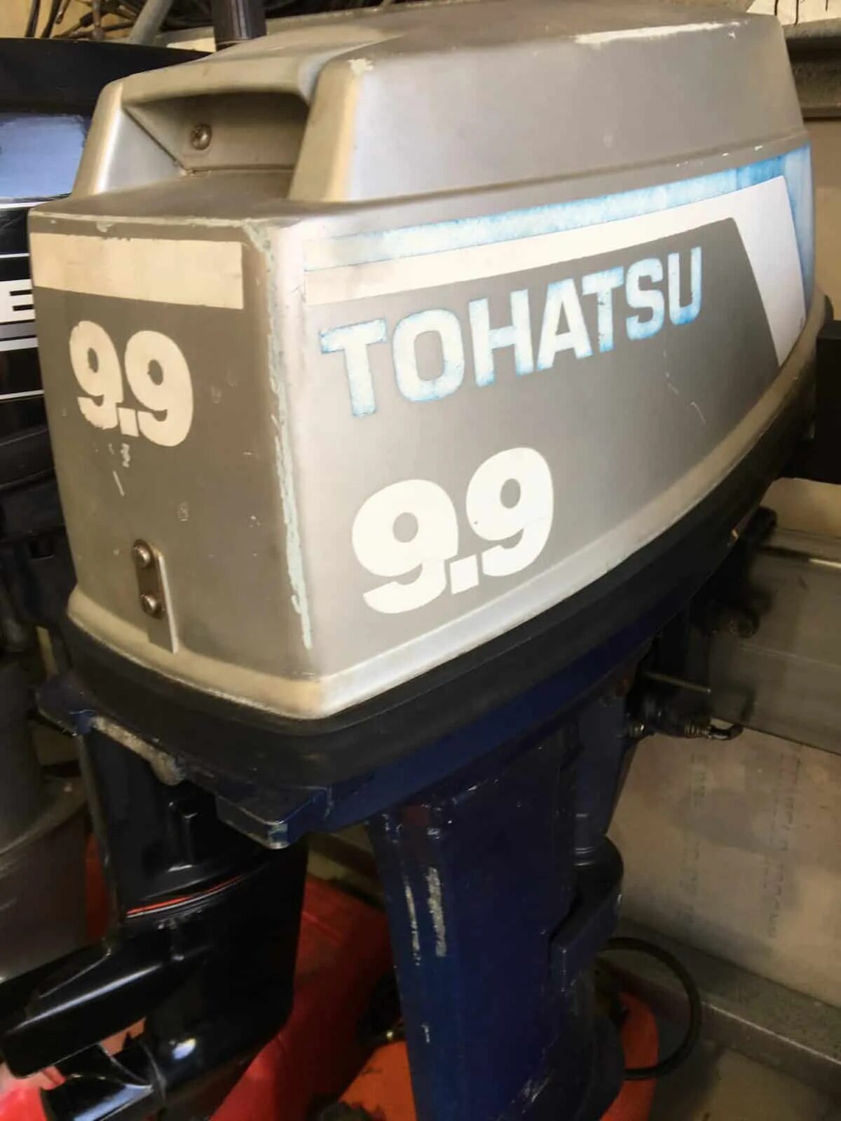 Лодочный мотор 9.9 тохатсу 2 х. Лодочный мотор tohatsu 9.8. лодочный мотор тохатсу 9.8 2х тактный. лодочный мотор тохатсу 18 л с 2.