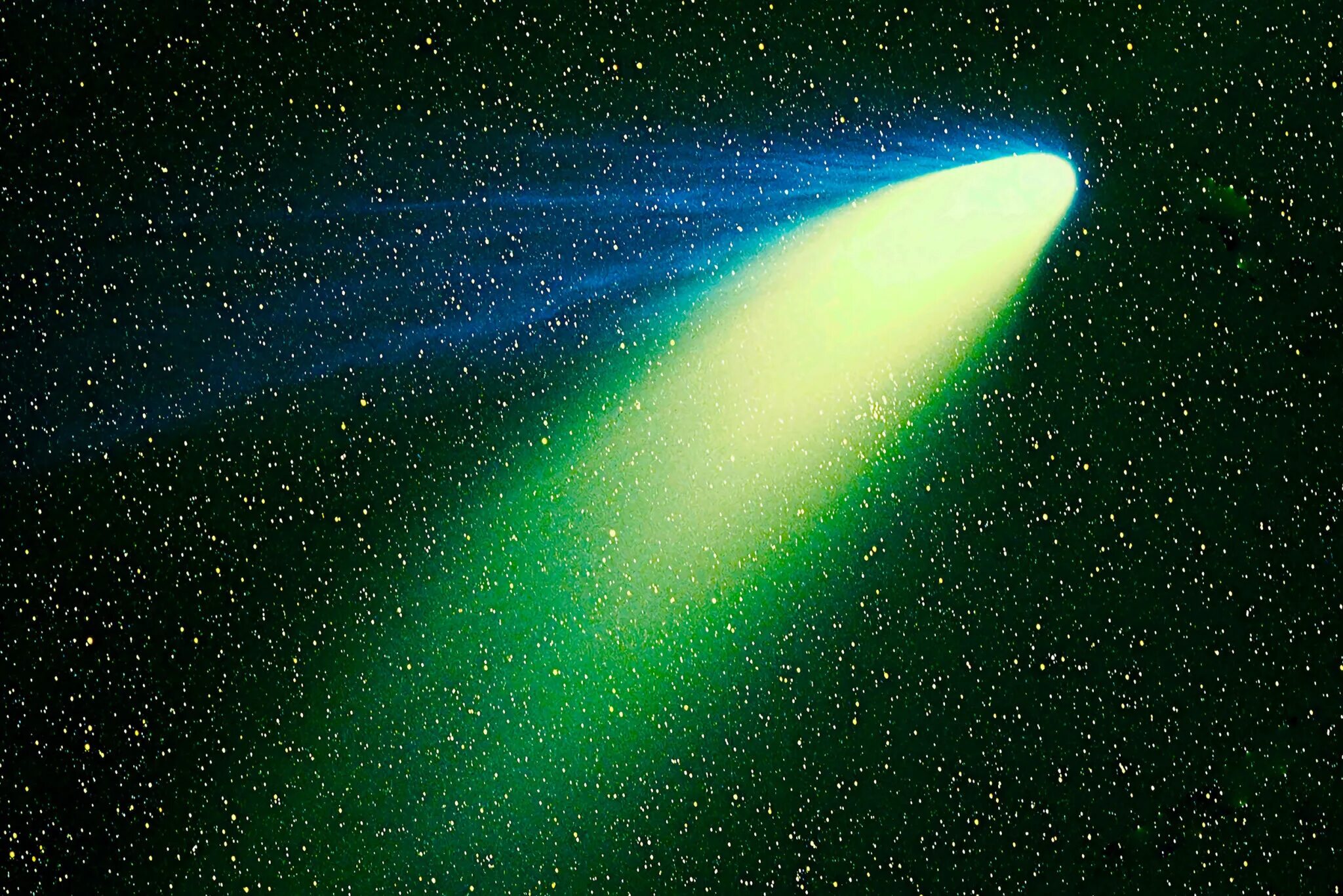Комета в хабаровске. Комета c2025 e3 (ztf). зеленая комета 2025. зеленая комета c2025 e3 ztf. хвост кометы.