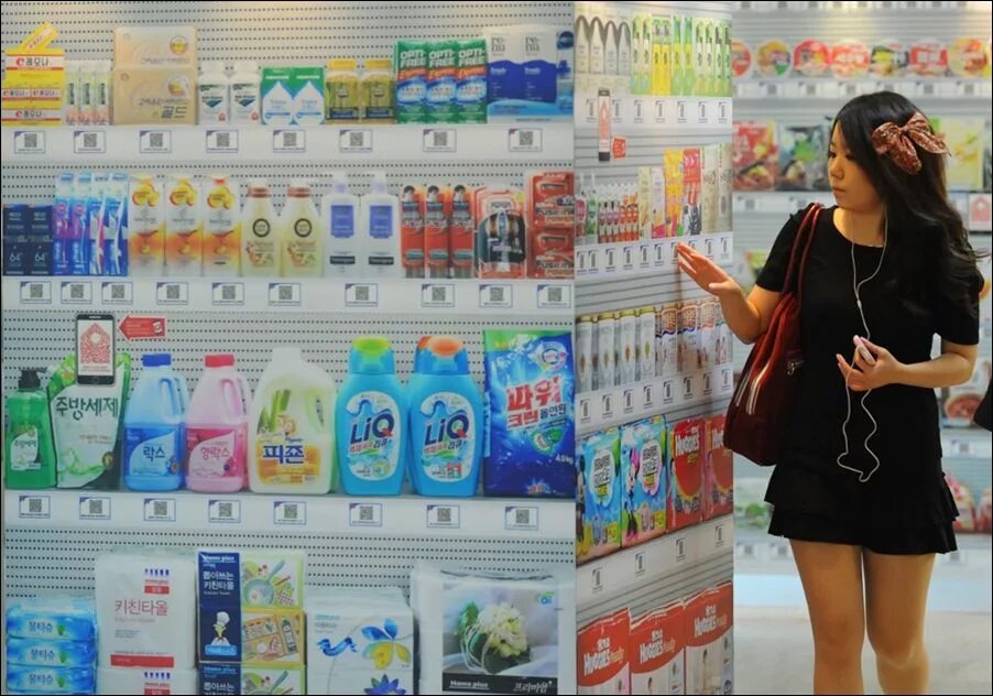 Супермаркеты в южной корее. Виртуальный магазин. Виртуальный супермаркет home plus в метро сеула. Супермаркет в корее. Виртуальная реальность магазин.