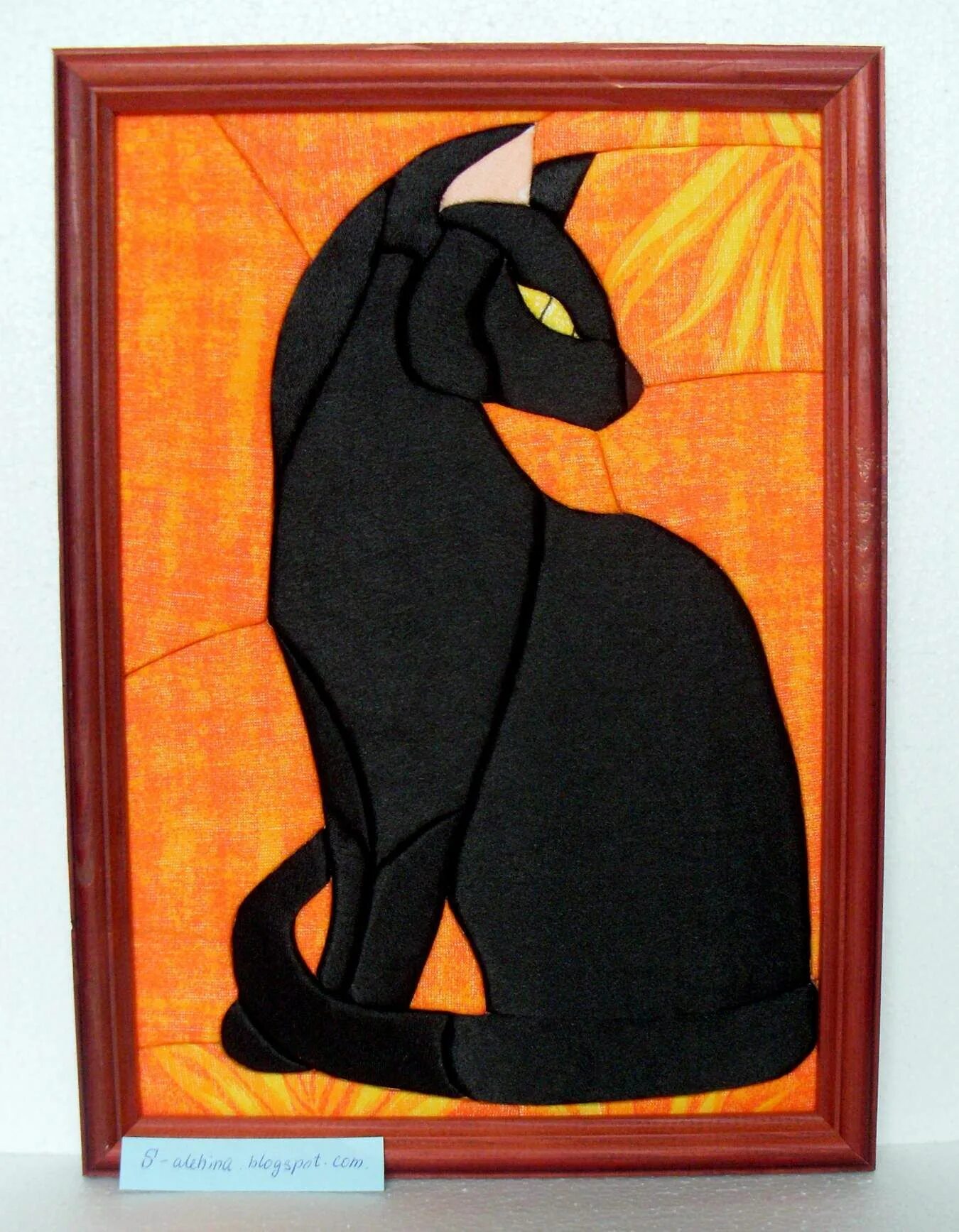 Игрушки в смешанной технике кошка. Техника кошечка. Кошка акварелью. Стилизованная аппликация. Техника кошечка.