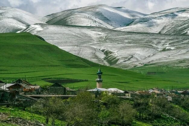 Погода в верхнем каранае. Село Каранай Дагестан. Село верхний Каранай. Каранай Буйнакский район. Каранай Дагестан гора.