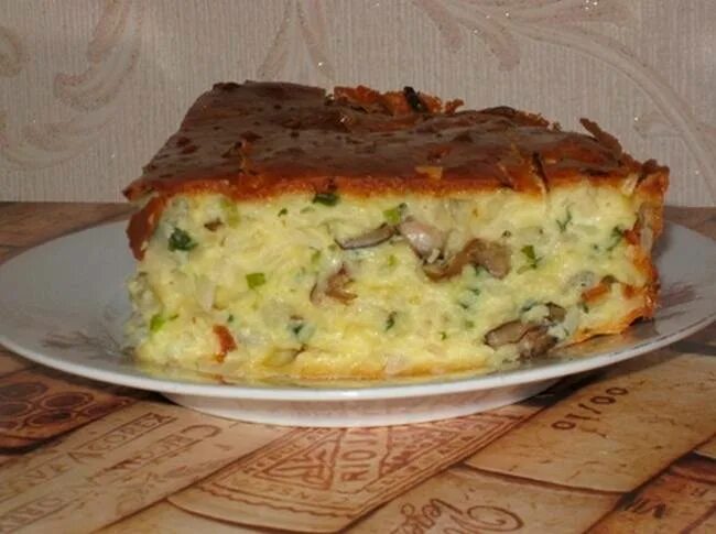 Пирог с курицей. Заливной пирог с курицей и грибами. Картофельный пирог с курицей и сыром. Заливной пирог с курицей и картошкой. Заливной пирог с картошкой и грибами.