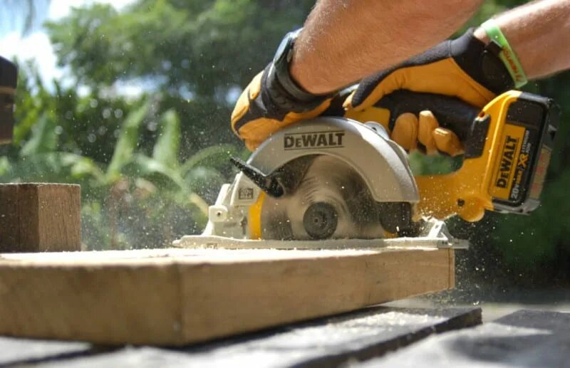 Пила dewalt отзывы. DEWALT dcs391. Циркулярная пила DEWALT dcs391. DEWALT 391. Дисковая пила DEWALT 391.