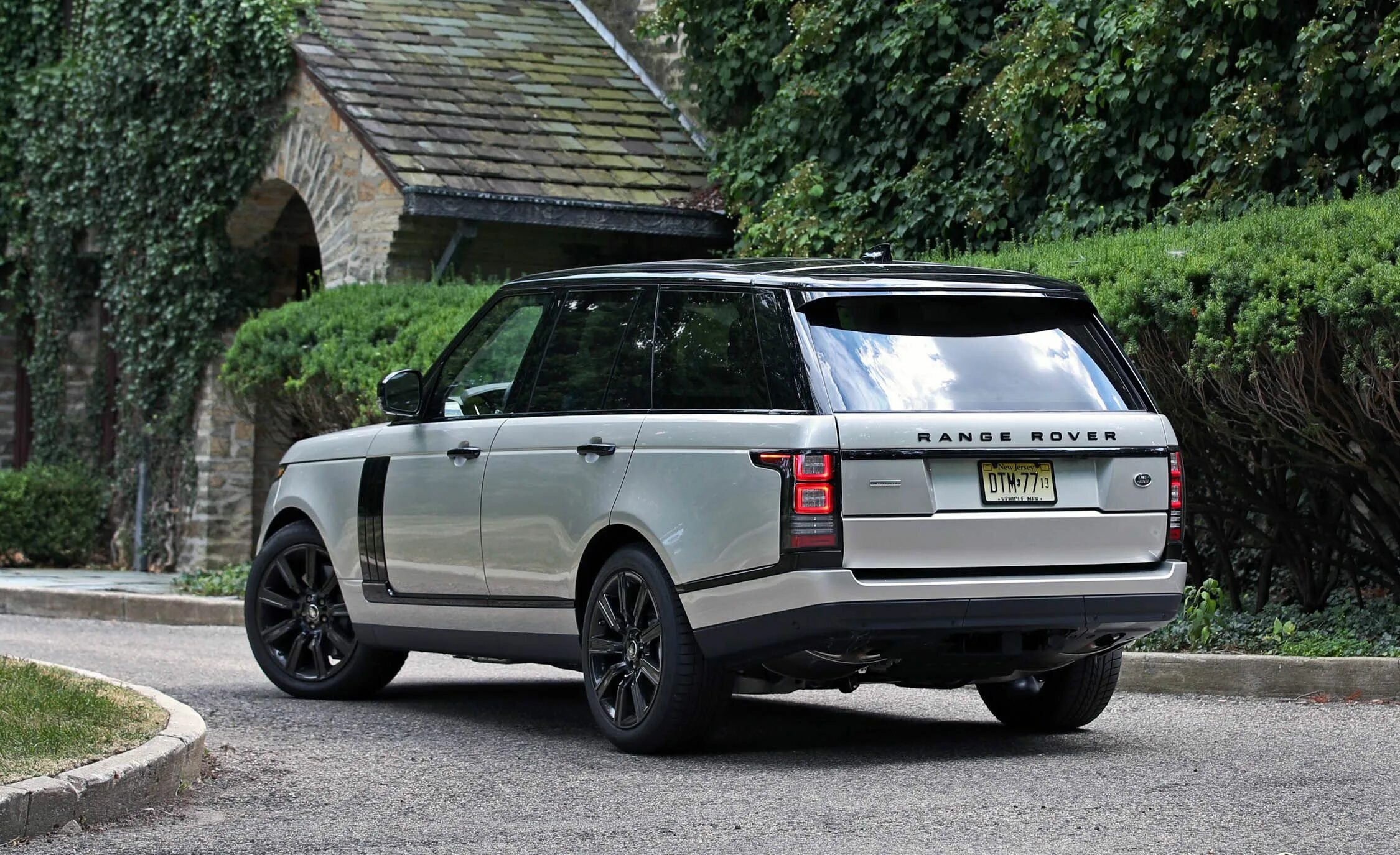 Range u. Рендж ровер 2017. ленд ровер рендж ровер 2017. range rover l460. range rover 2025.