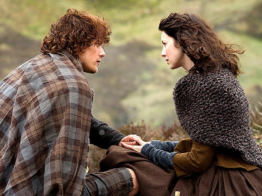 Клэр фрейзер чужестранка. Чужестранка 2 сезон клэр. Чужестранка (2014) клэр и джейми. Сериал чужестранка клэр и джейми. Сериал чужестранка клэр и джейми.