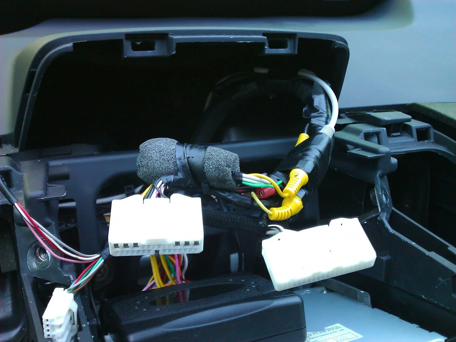 Диагностический разъем тойота приус 20. Toyota camry 2008 диагностический разъем. Приус альфа диагностический разъем. Obd разъем тойота приус 20. Разъем toyota 5pin.