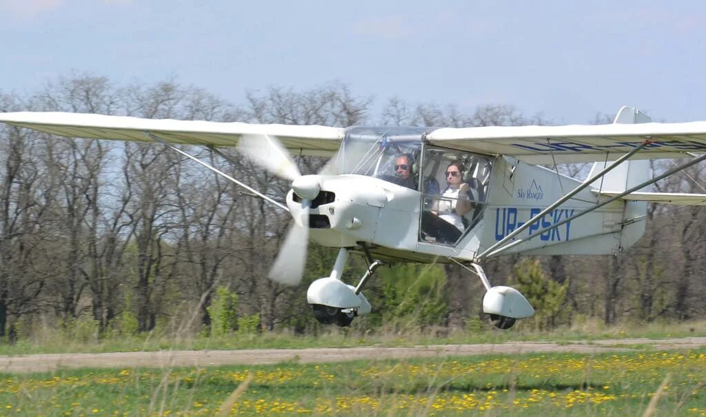 Легкий самолет Скай рейнджер. Sky Ranger легкий одномоторный двухместный самолет. Sky Ranger-Северок ra-0250a. Skyranger опыляет поле. Sky ranger