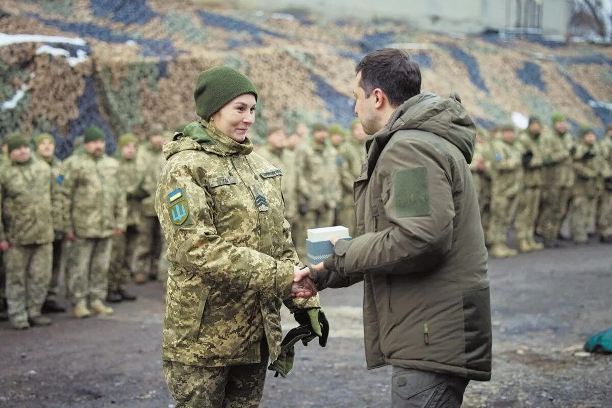 Женщины в армии ВСУ. Женщины в украинской армии. ВСУ Украины женщины. Мобилизация женщин на Украине. Украинцев призывают