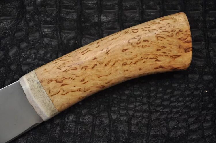 Нож промысловый из березового капа. Рукоятки из березы. Рукоять ножа из сувели березы. Нож фрегат с ручкой из карельской березы. Карельская береза для рукоятки ножа.