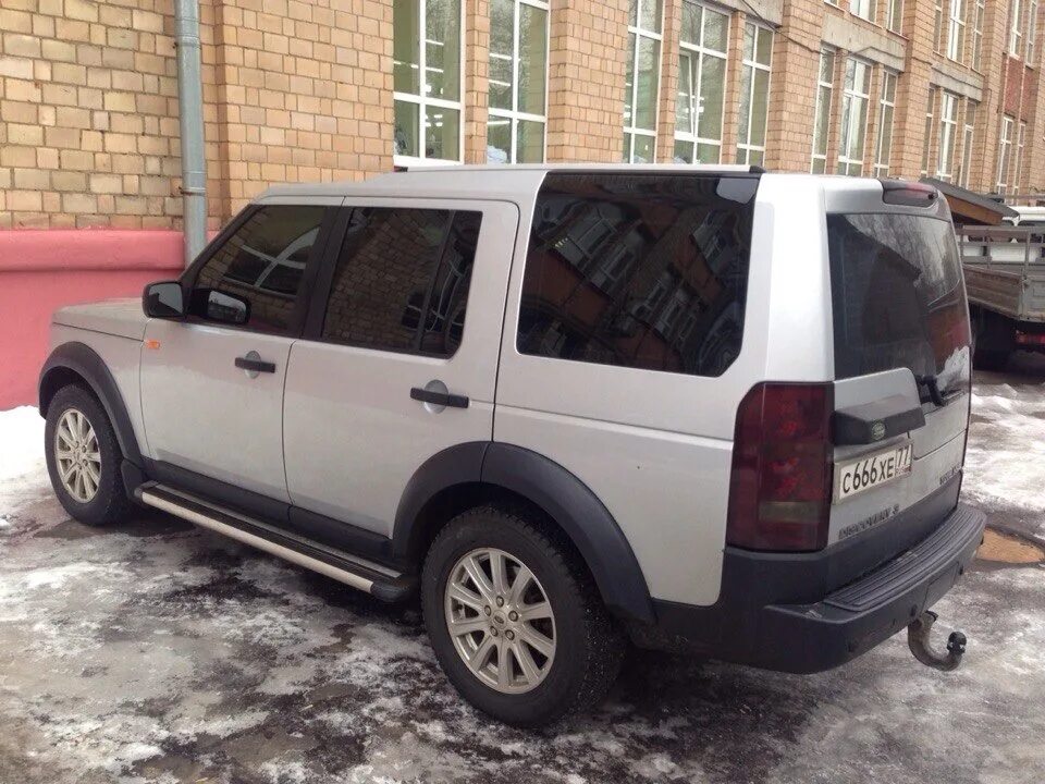 Стекло дискавери 3. Discovery 3 тонированный. Land Rover Discovery 3 в тонировке. Тонировка ленд Ровер Дискавери 3. Ленд Ровер Дискавери 4 тонированный в круг.