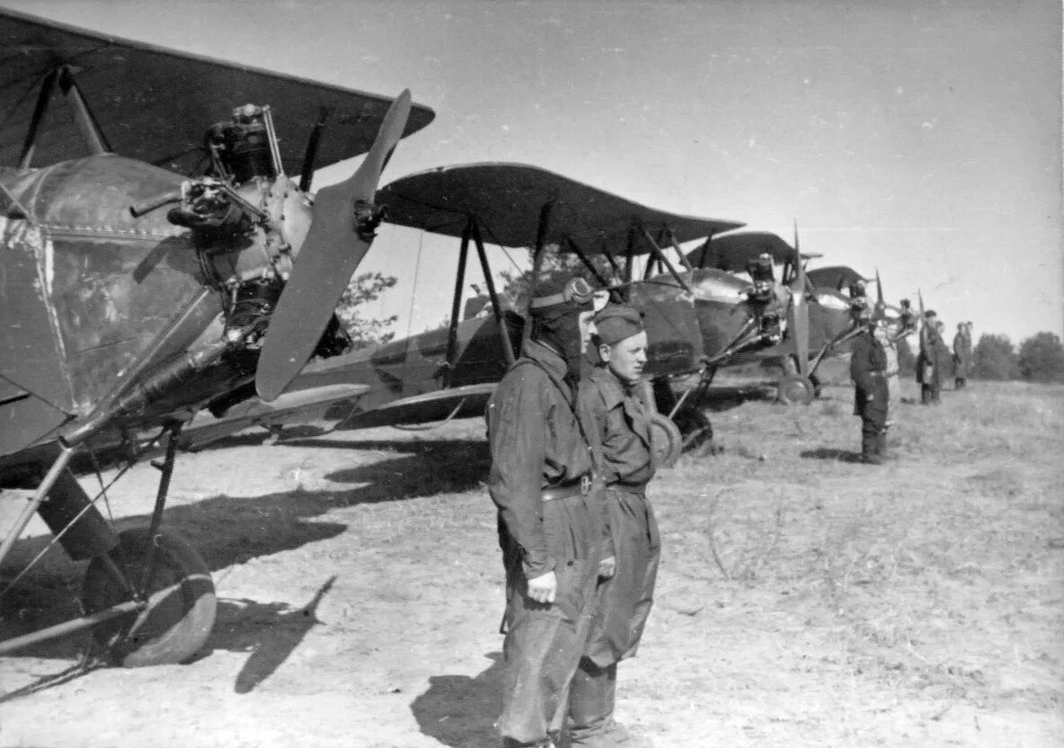 Авиация великой войны. У-2 самолет ВОВ. Самолет у2 в годы войны. Советский ночной бомбардировщик у-2. Самолеты ВОВ 1941-1945 у2.