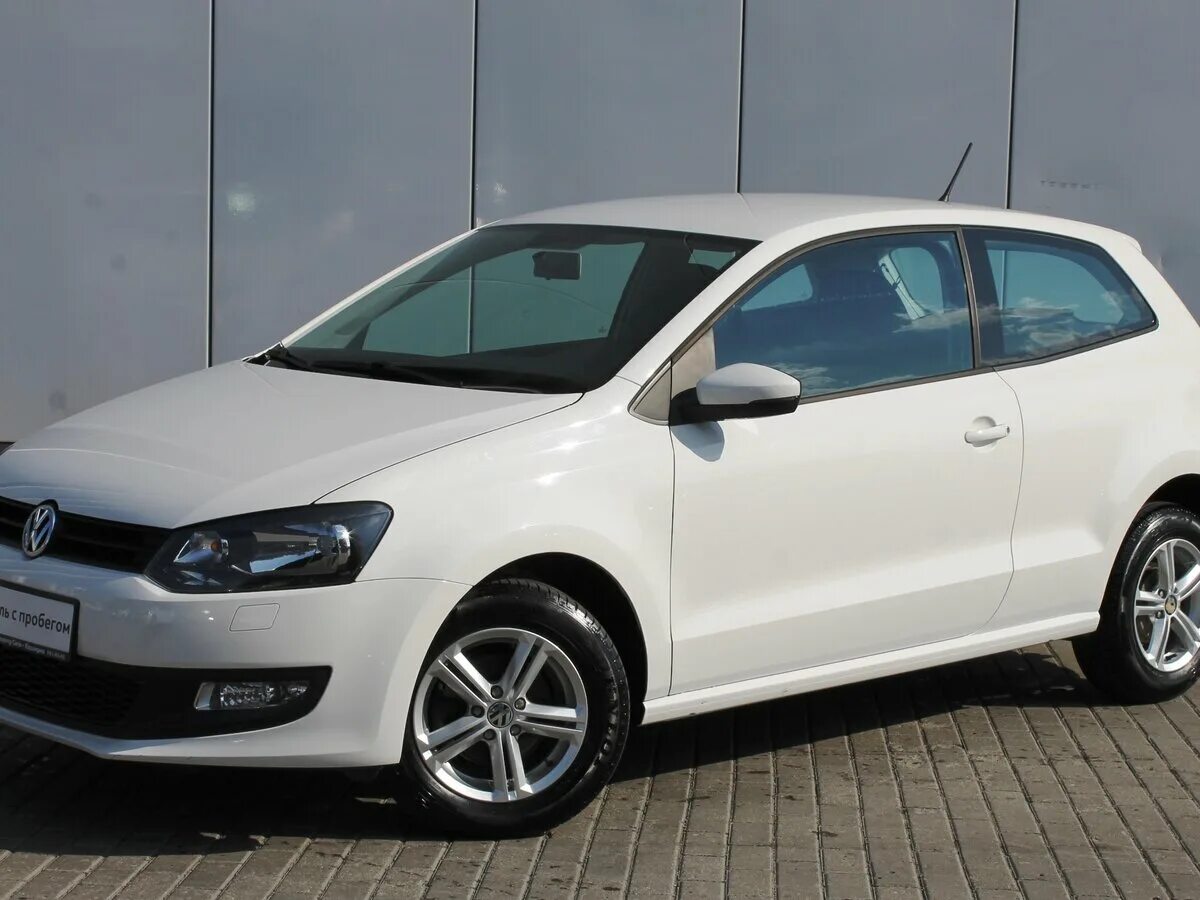 Фольксваген поло 2010 хэтчбек синяя. Германский фольксваген поло. Volkswagen polo hatchback. 4. Пороги на фольксваген поло хэтчбек 2002.