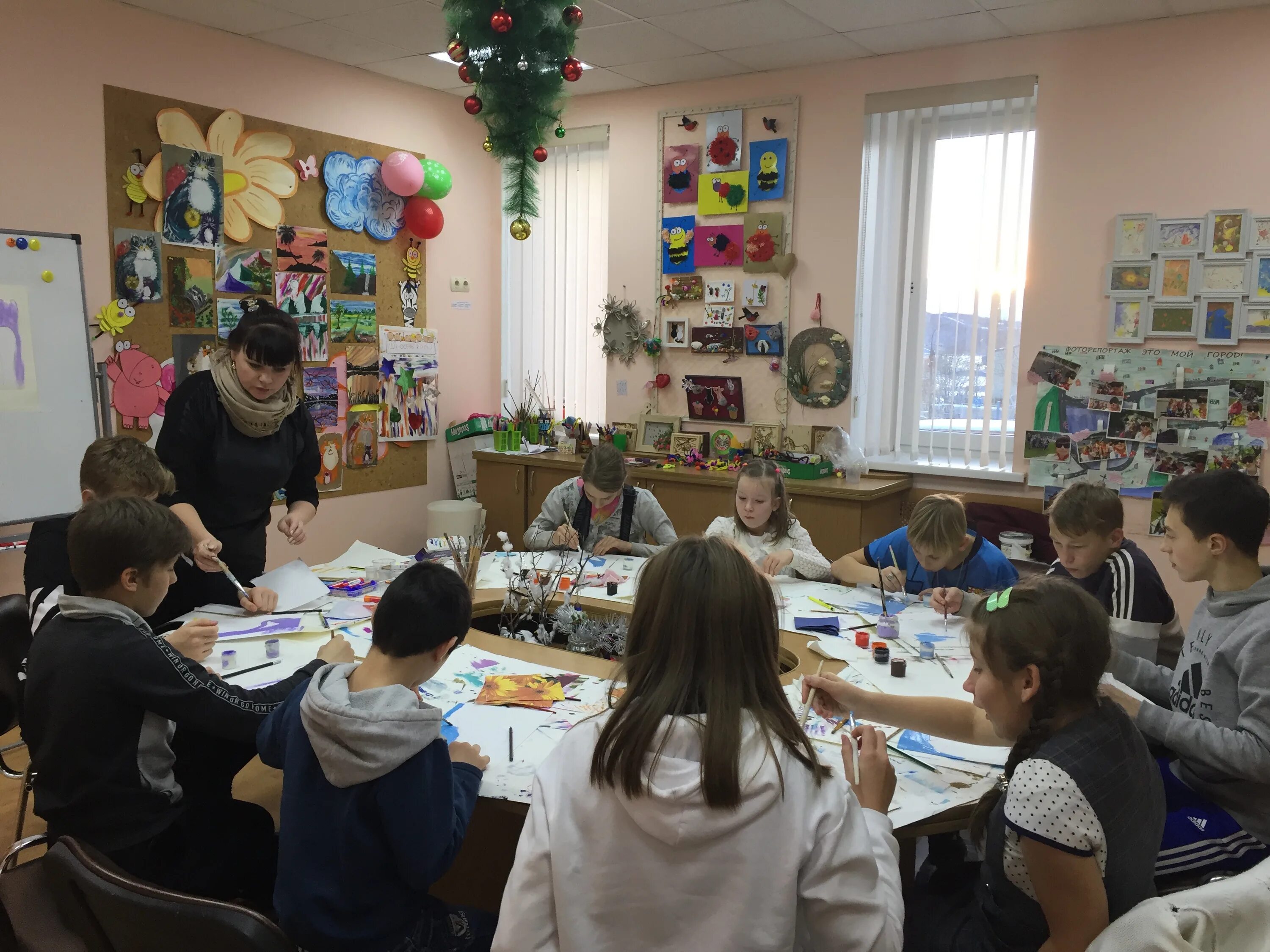 Центр помощи семья петропавловск камчатский москутова 37. Школа 7 петропавловск-камчатский учителя. Центр. Центр семья петропавловск камчатский. Центр.