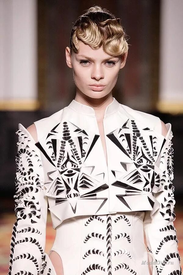 Одежда будущего. Будущий модельер. Tokujin yoshioka design. Эскизы одежды известных дизайнеров. Костюм будущего.