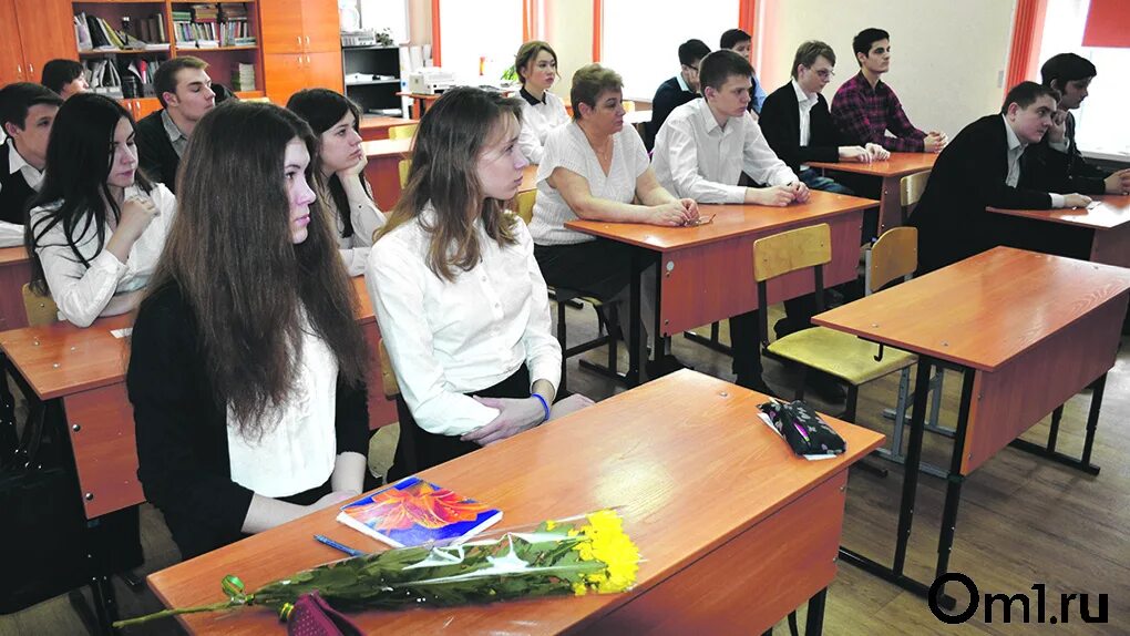 Что отменят 1 сентября 2024 года. Вечерняя школа 1 Новосибирск. Ученики в школе. Русские школьники. Класс в школе.