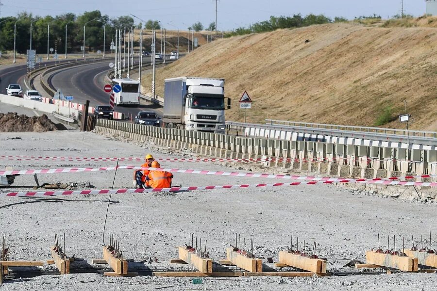 Мост в Серафимовиче. Четырехполосная дорога Волгоградской области. Мост в Ерзовке Волгоградской области. Ремонт дороги Волгоград.