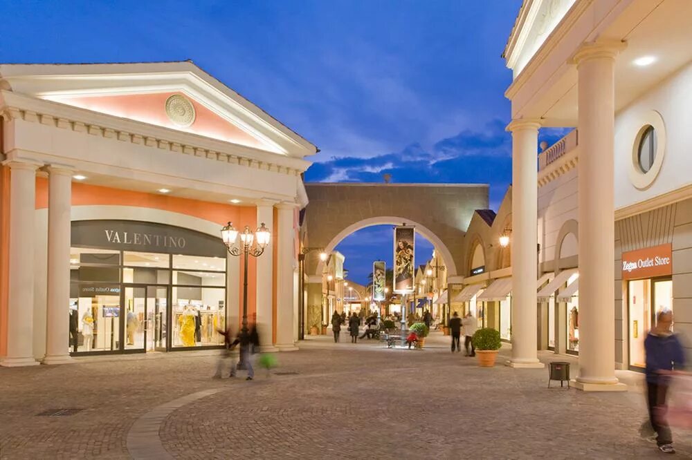 Casteel romano аутлет ifnk. Лацио castel romano designer outlet. Аутлет в риме. Кастель романо. Аутлет в риме.